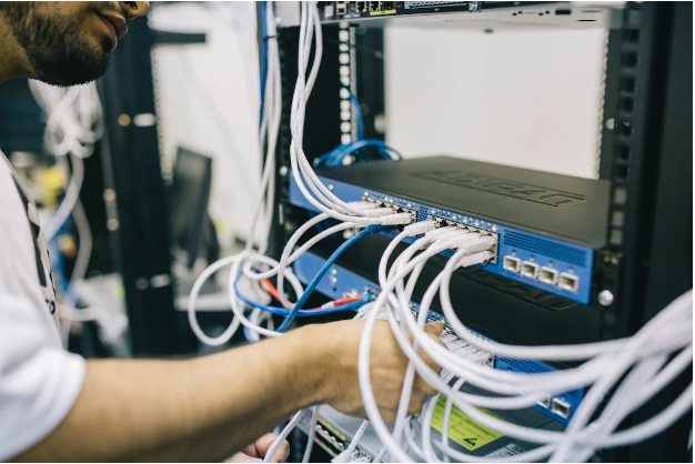 Tips to Manage Cables in a Business – Cables Everywhere!